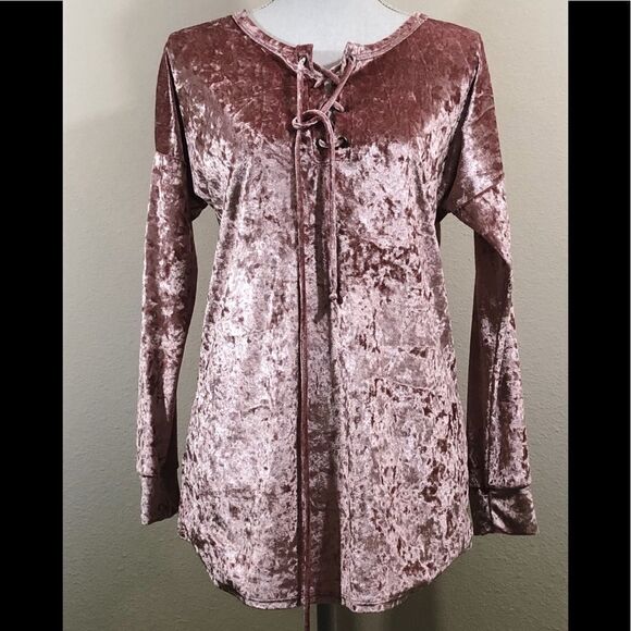 HAILEY & CO. -  FAUX CRUSH VELVET TOP - B14 - Picture 2 of 9